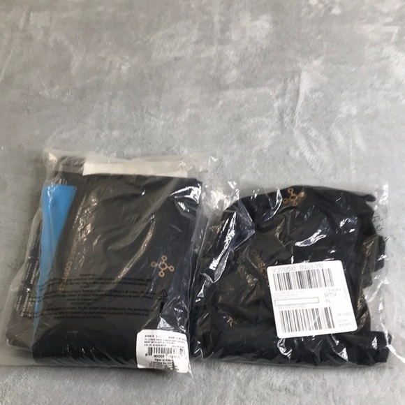 Tommie Copper Pair of Infrared Knee Sleeves XL and Shoulder Wrap New - Picture 1 of 11